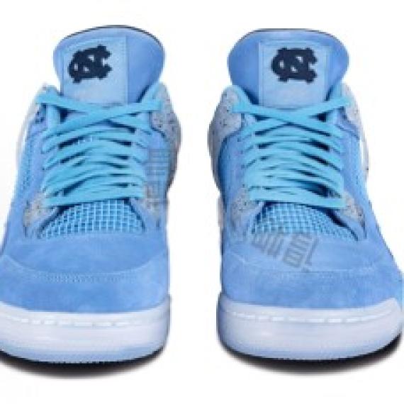 UNC x Jordan Air Jordan 4 Retro